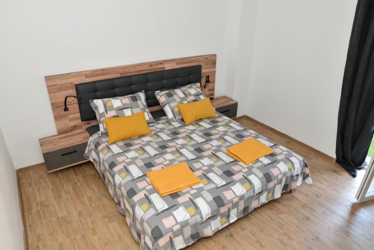 Apartman Nina 3 扎达尔 外观 照片