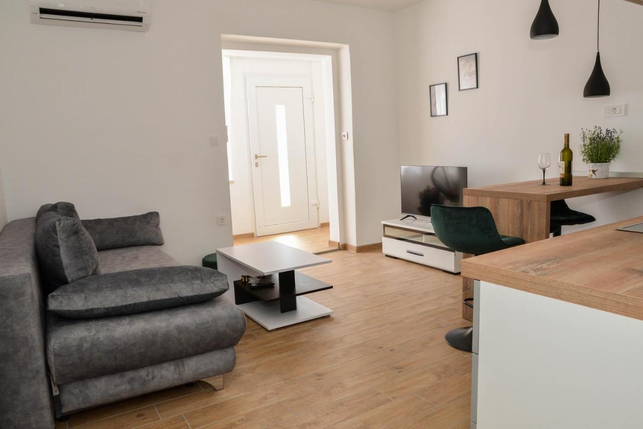 Apartman Nina 3 扎达尔 外观 照片